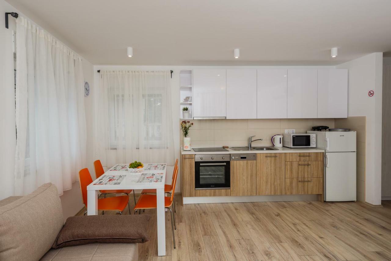 Apartments Mare Trogir Eksteriør bilde