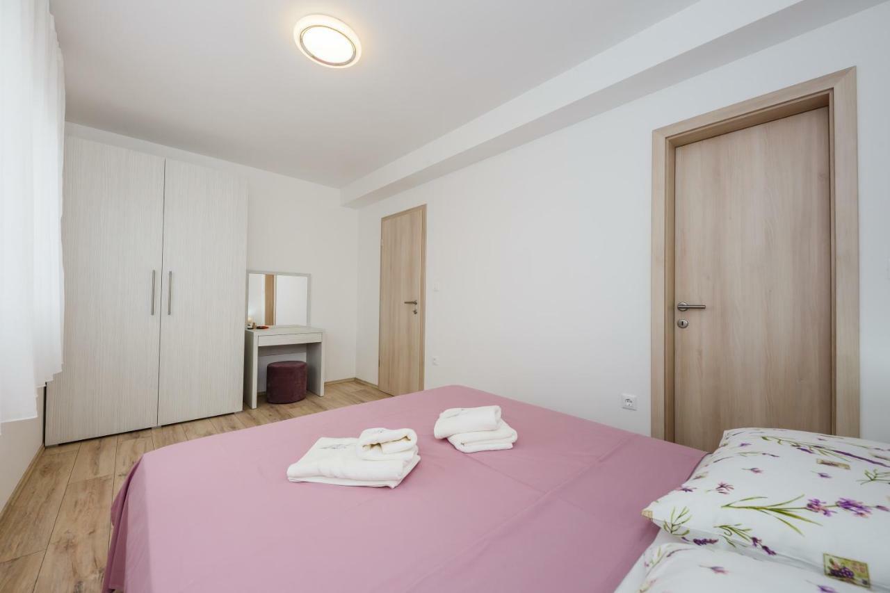 Apartments Mare Trogir Eksteriør bilde