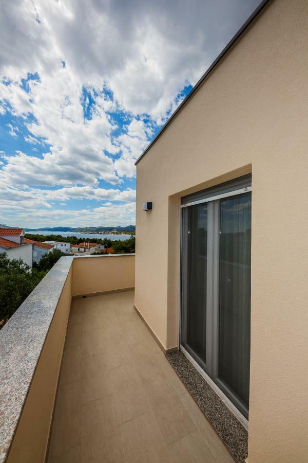 Apartments Mare Trogir Eksteriør bilde