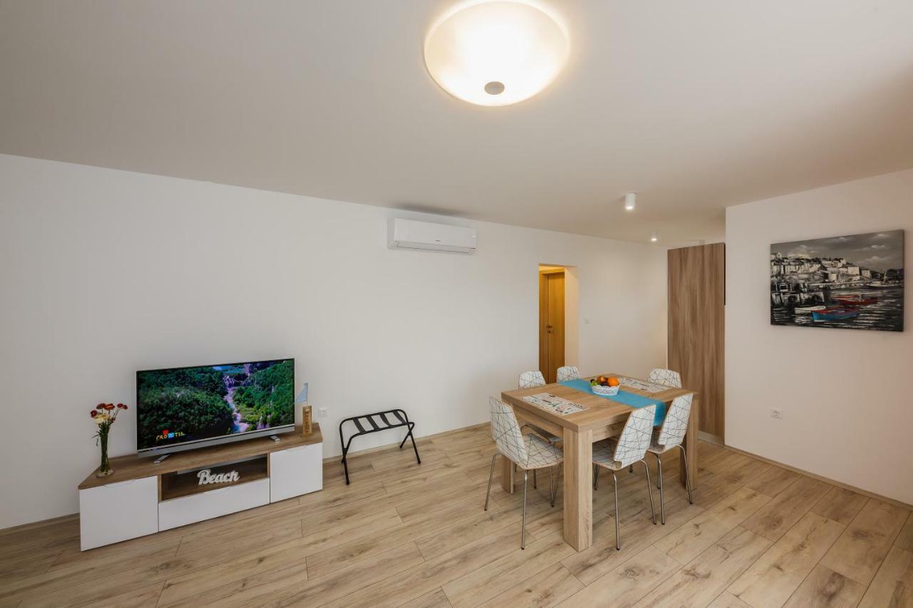 Apartments Mare Trogir Eksteriør bilde