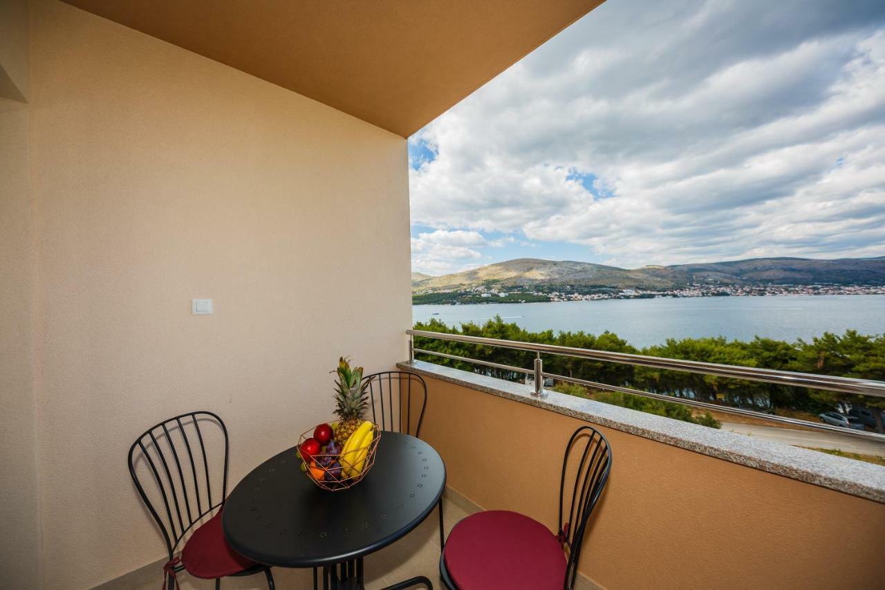 Apartments Mare Trogir Eksteriør bilde