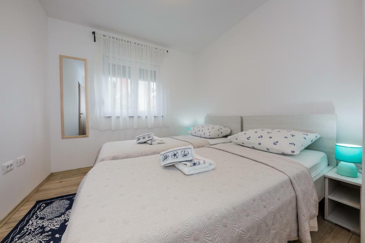 Apartments Mare Trogir Eksteriør bilde