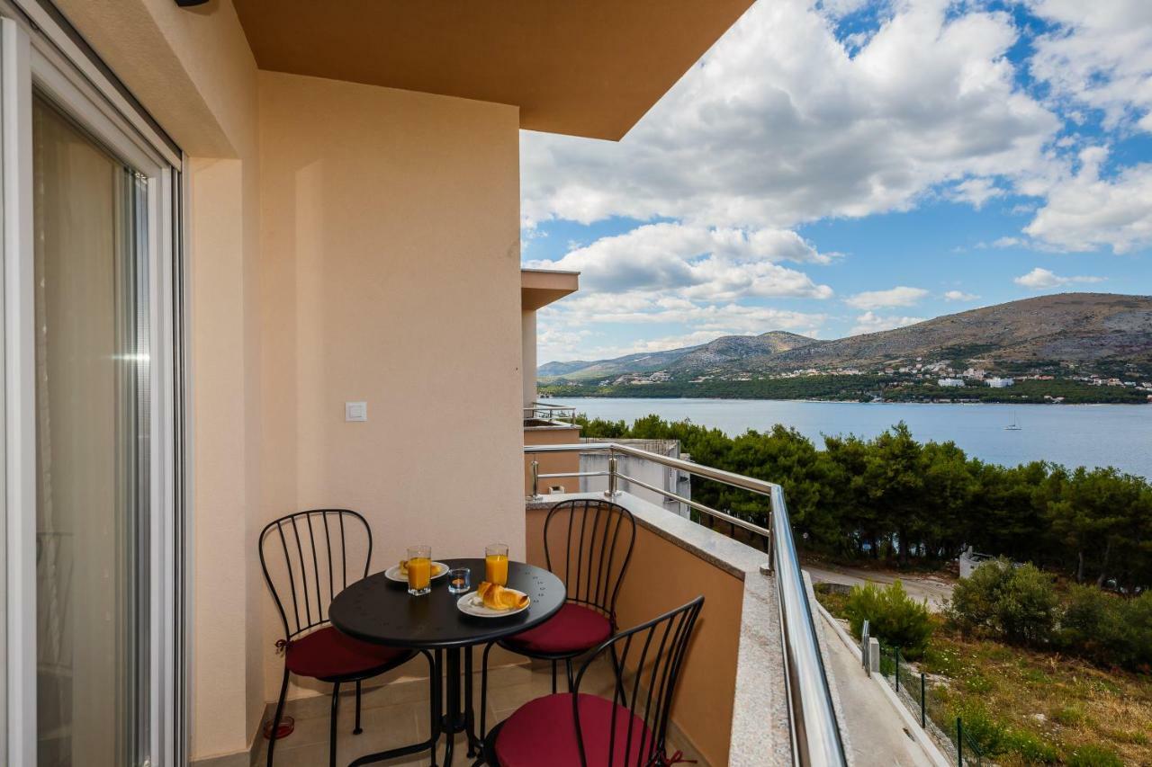 Apartments Mare Trogir Eksteriør bilde