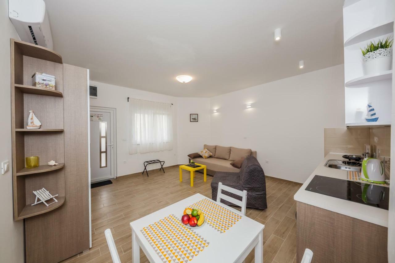 Apartments Mare Trogir Eksteriør bilde